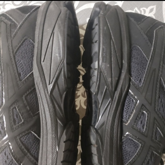 Asics black shoes - Picture 4 of 4